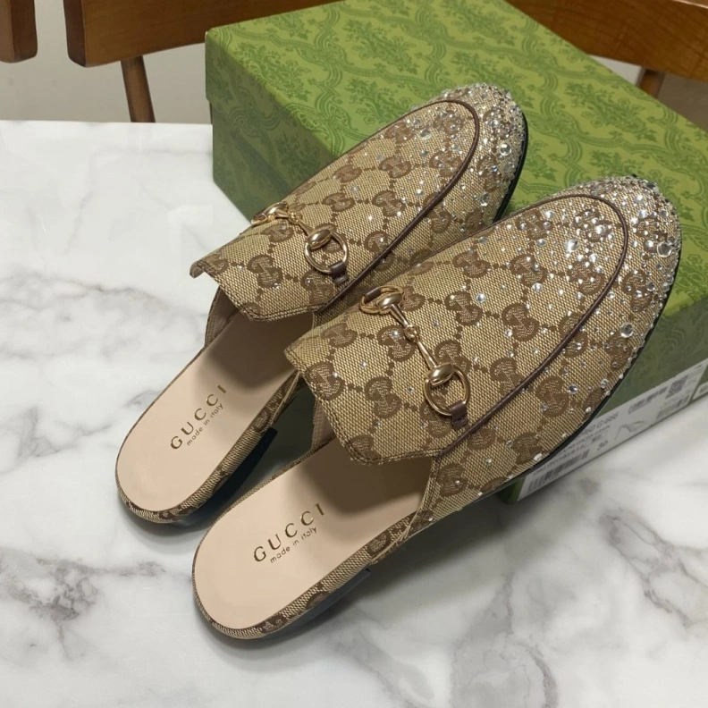 Fashionable Gxccx Slippers 157436