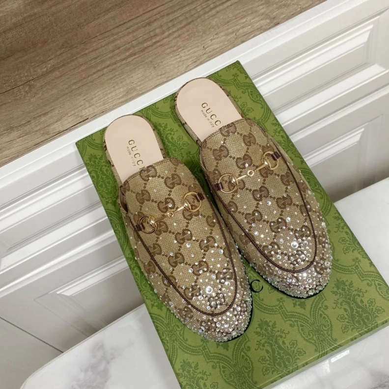 Fashionable Gxccx Slippers 157436