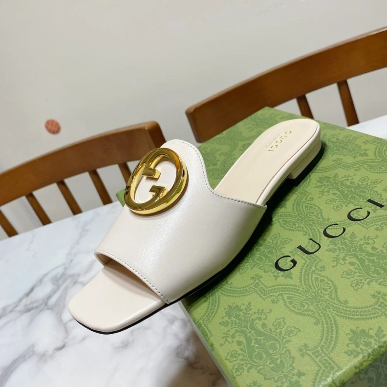 Resilient Gxccx Slippers 157427