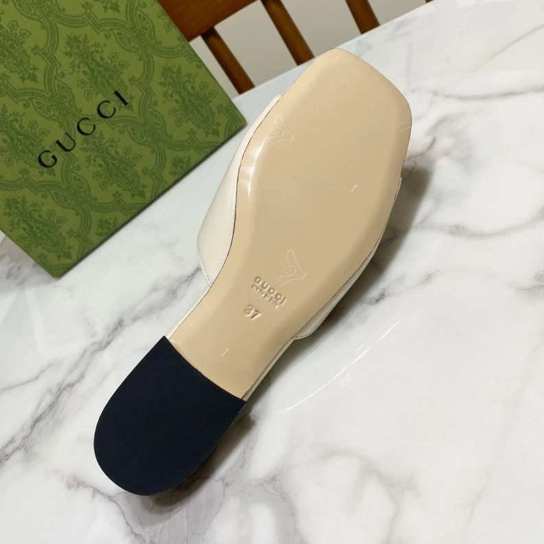 Resilient Gxccx Slippers 157427