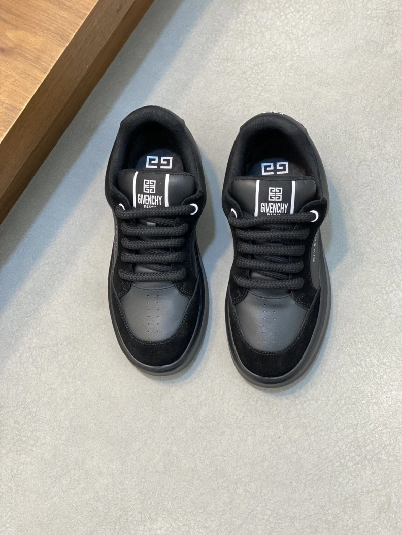 HighQuality Gxvxnchy Sneakers 152846