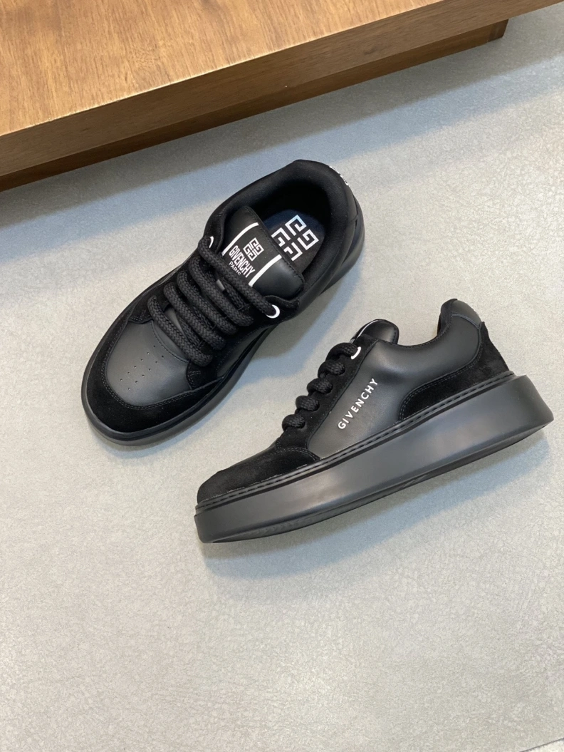HighQuality Gxvxnchy Sneakers 152846