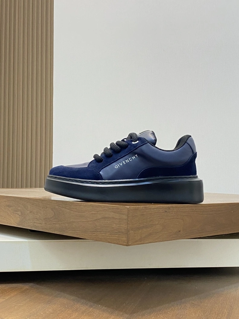 DailyWear Gxvxnchy Sneakers 152843