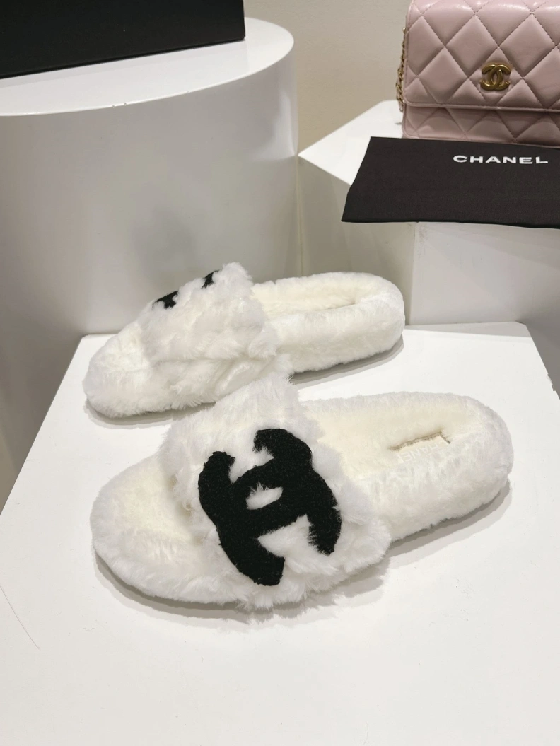 Soft Chxnxl Slippers 120221
