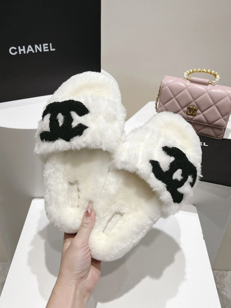Soft Chxnxl Slippers 120221