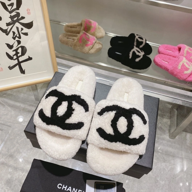 HighQuality Chxnxl Slippers 120217