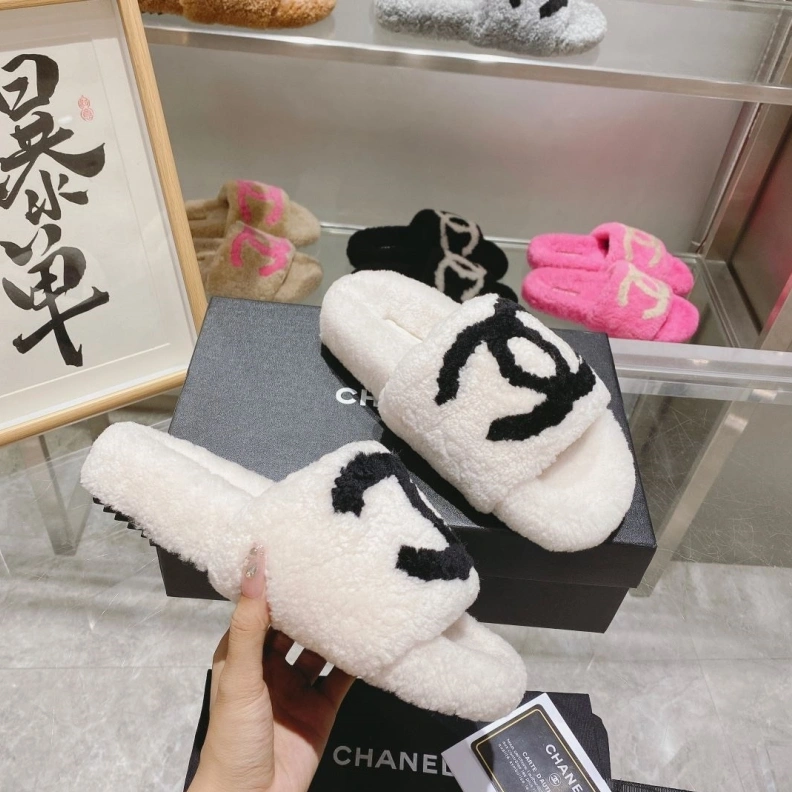 HighQuality Chxnxl Slippers 120217