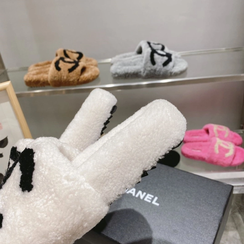 HighQuality Chxnxl Slippers 120217