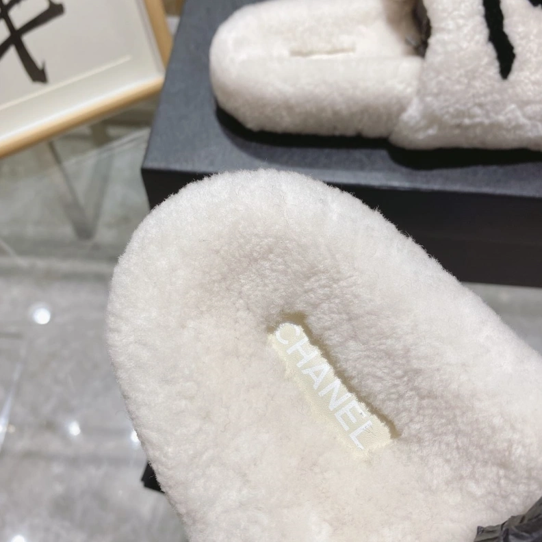 HighQuality Chxnxl Slippers 120217