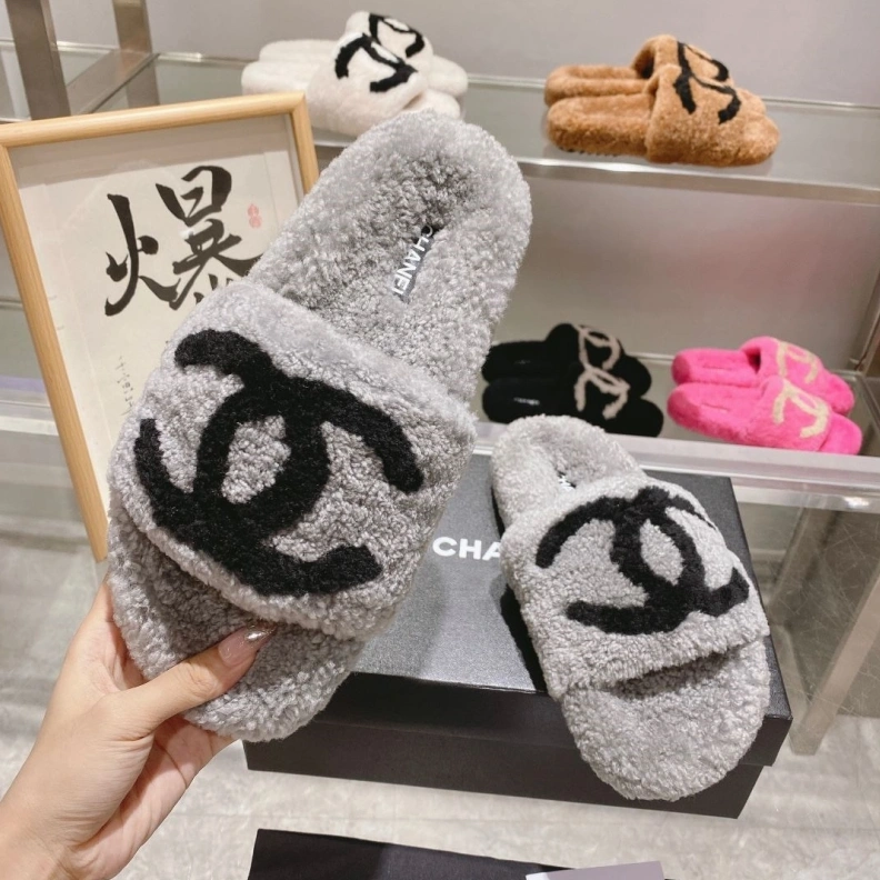 Timeless Chxnxl Slippers 120214
