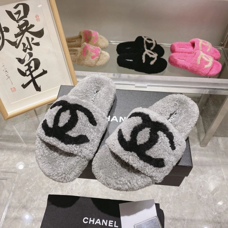 Timeless Chxnxl Slippers 120214