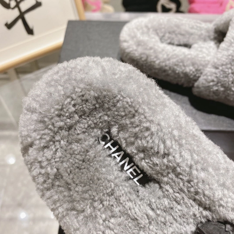 Timeless Chxnxl Slippers 120214