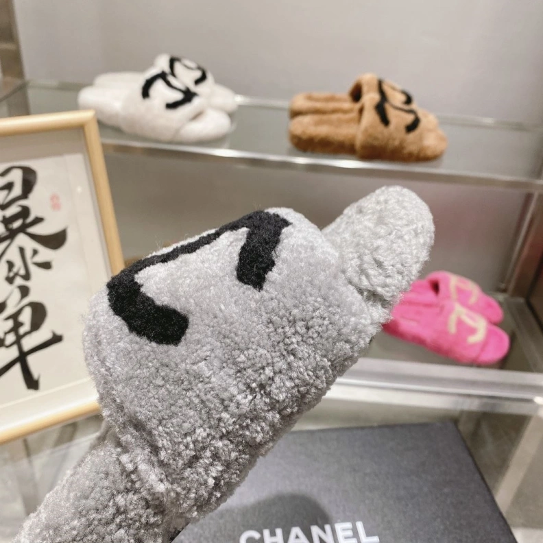 Timeless Chxnxl Slippers 120214