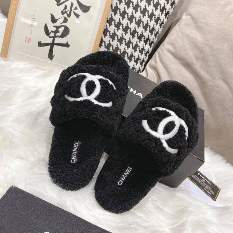 Elegant Chxnxl Slippers 120209