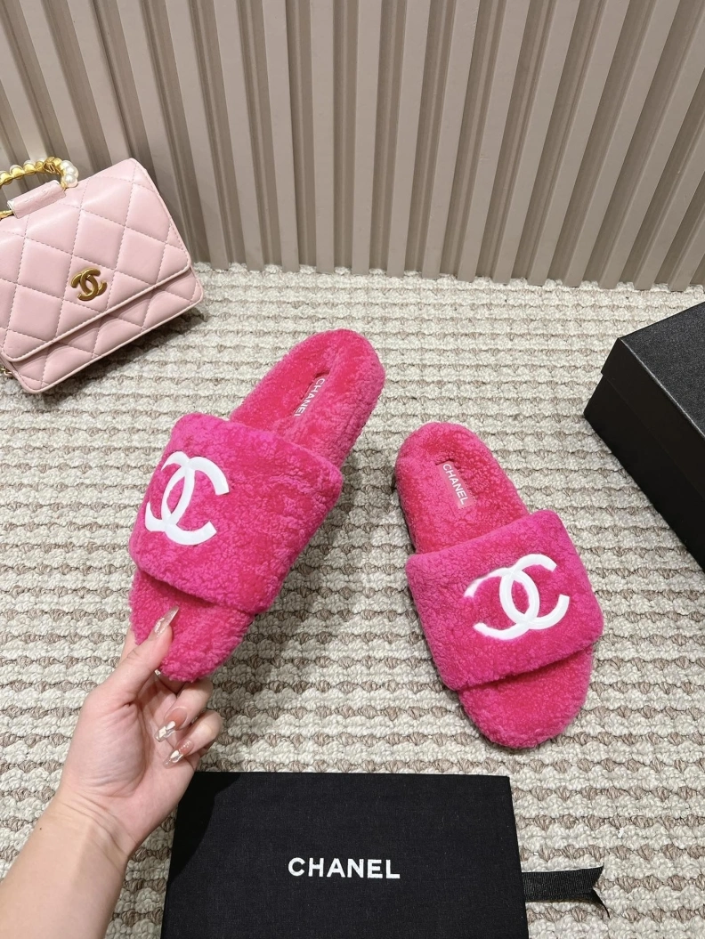 Refined Chxnxl Slippers 120205