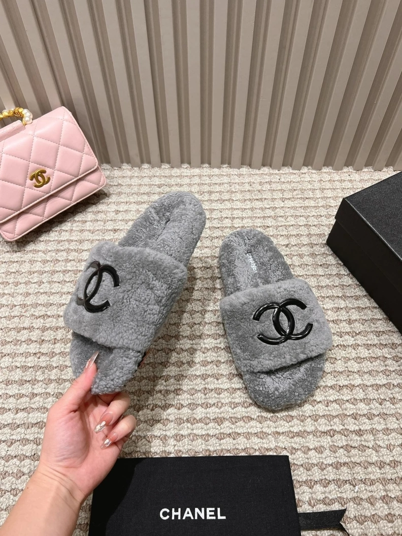 Elegant Chxnxl Slippers 120206