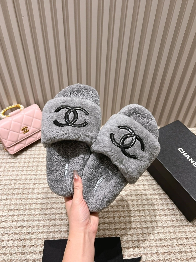 Elegant Chxnxl Slippers 120206