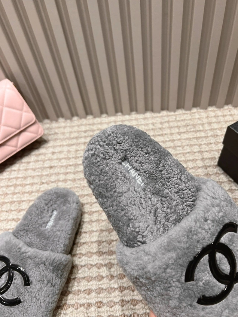 Elegant Chxnxl Slippers 120206
