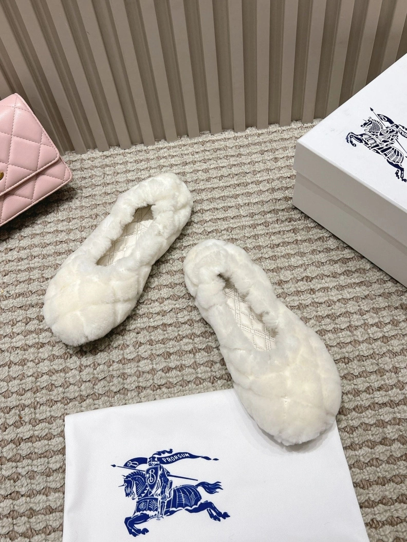 Lightweight Bxrbxrry Flat Shoes 114906