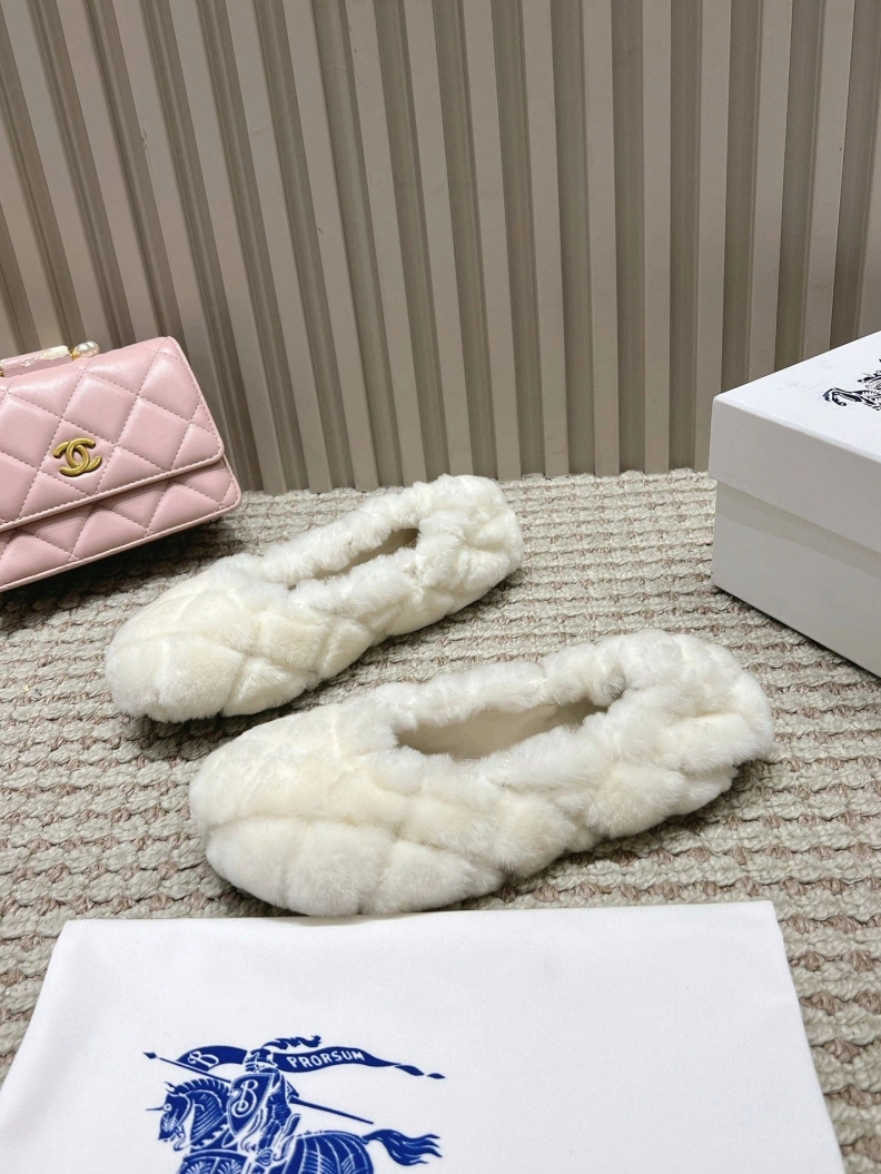 Lightweight Bxrbxrry Flat Shoes 114906