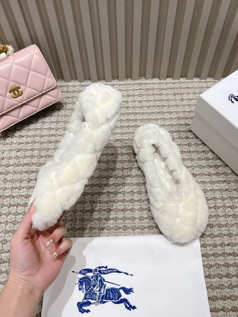 Lightweight Bxrbxrry Flat Shoes 114906