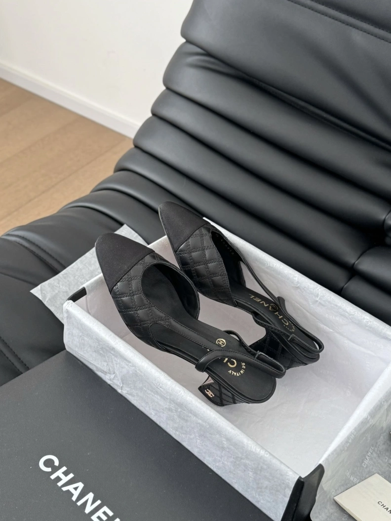 Practical Chxnxl Sandals 120659