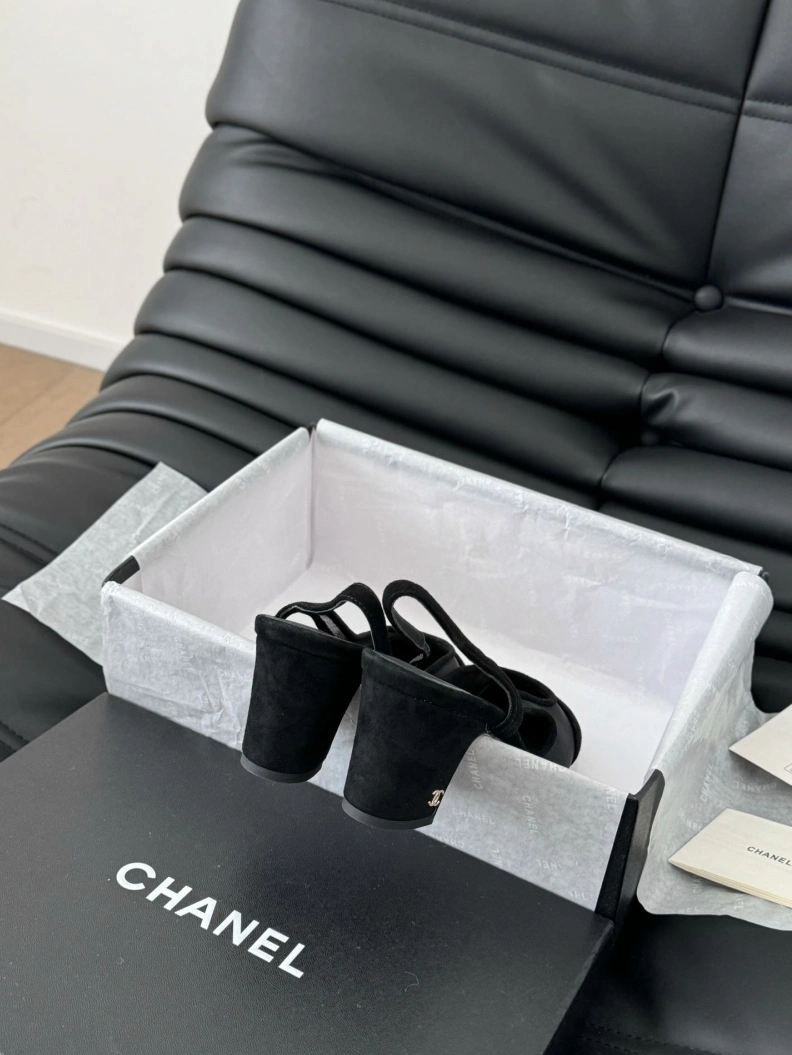 Efficient Chxnxl Sandals 120657