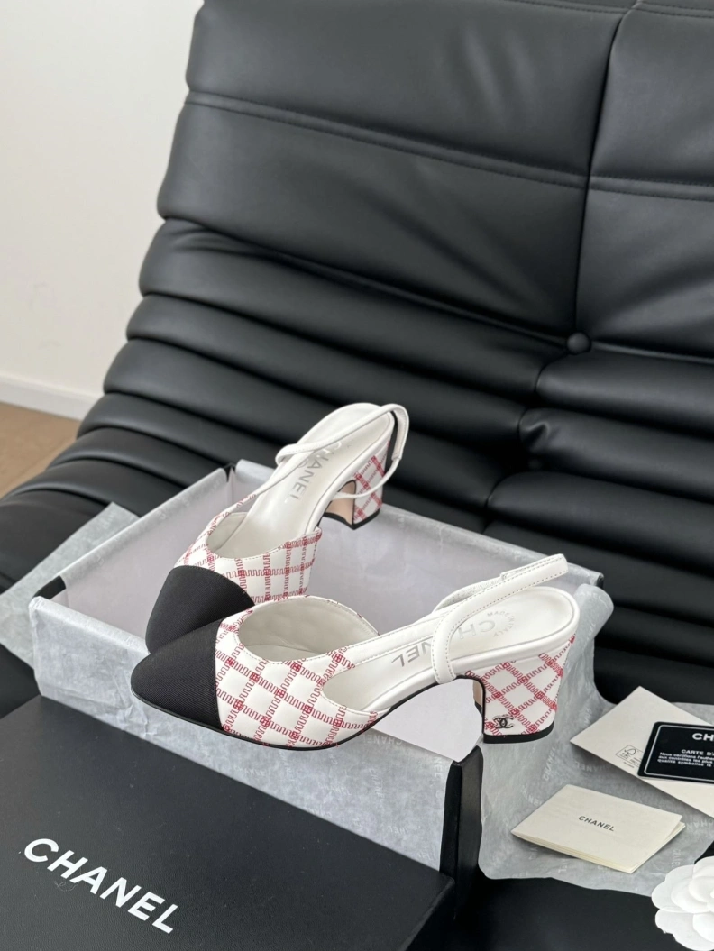 Comfortable Chxnxl Sandals 120658