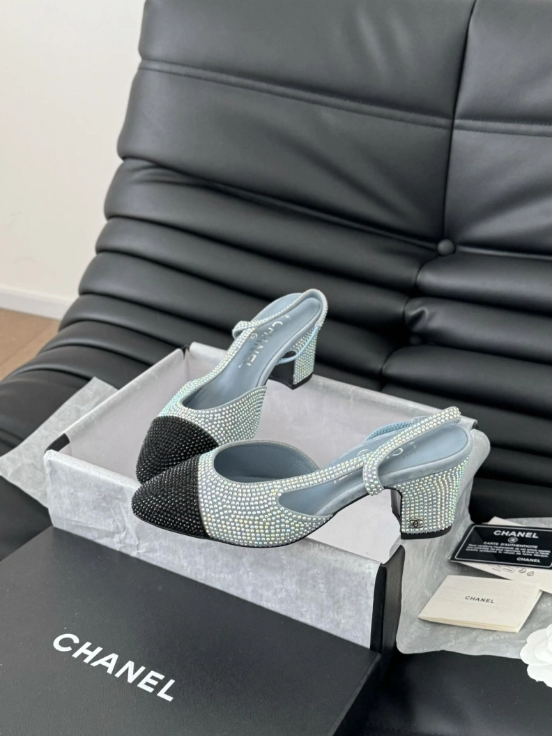 Cozy Chxnxl Sandals 120654