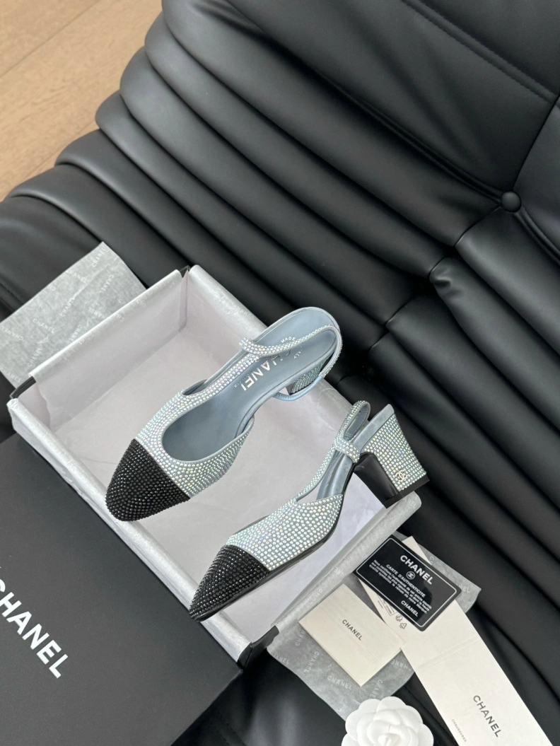 Cozy Chxnxl Sandals 120654