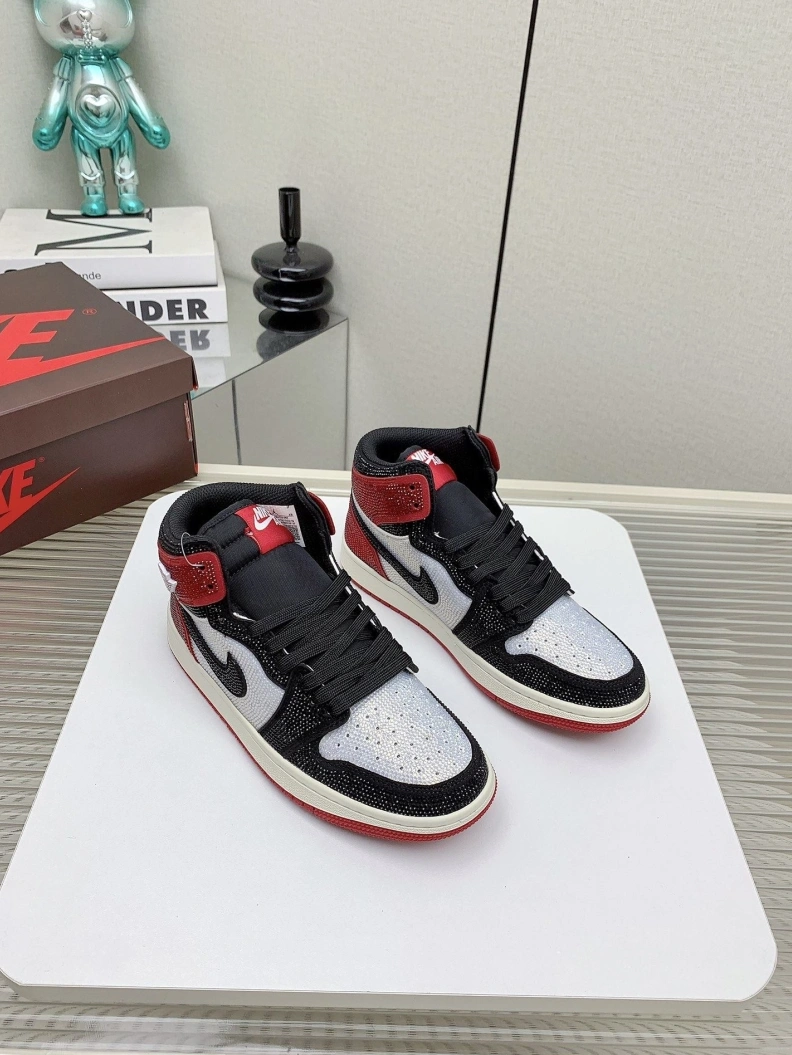 Vibrant Nxkx Sneakers 199020