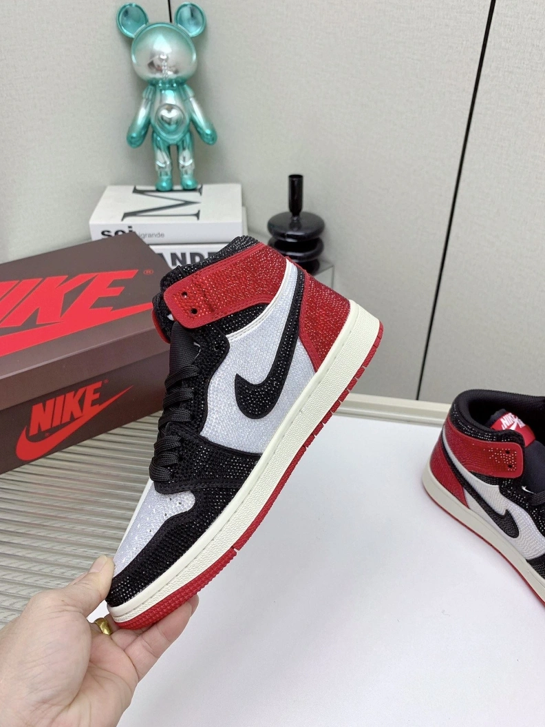 Vibrant Nxkx Sneakers 199020