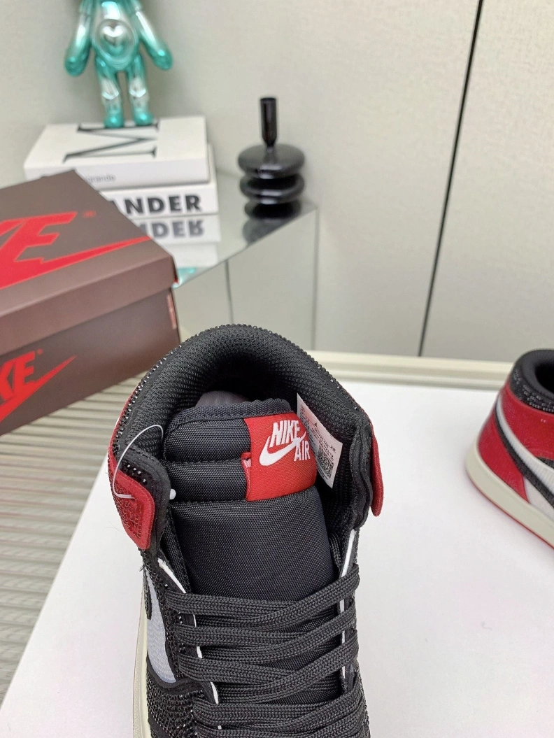 Vibrant Nxkx Sneakers 199020