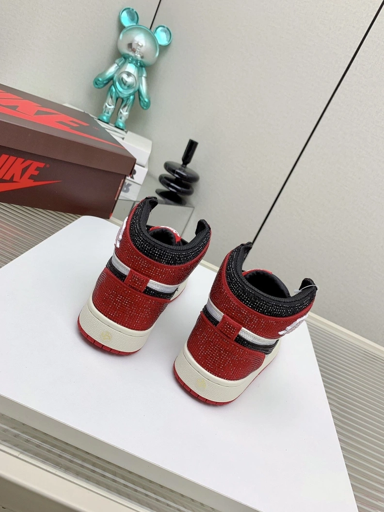 Vibrant Nxkx Sneakers 199020