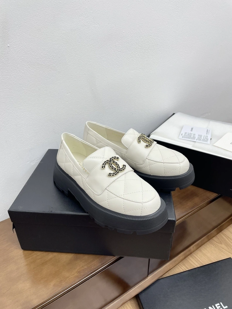 Bold Chxnxl Leather Shoes 120770