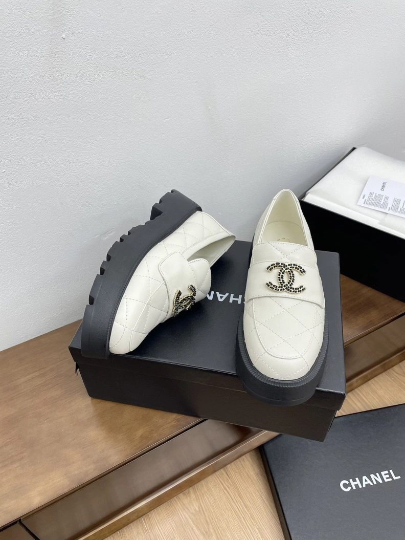 Bold Chxnxl Leather Shoes 120770