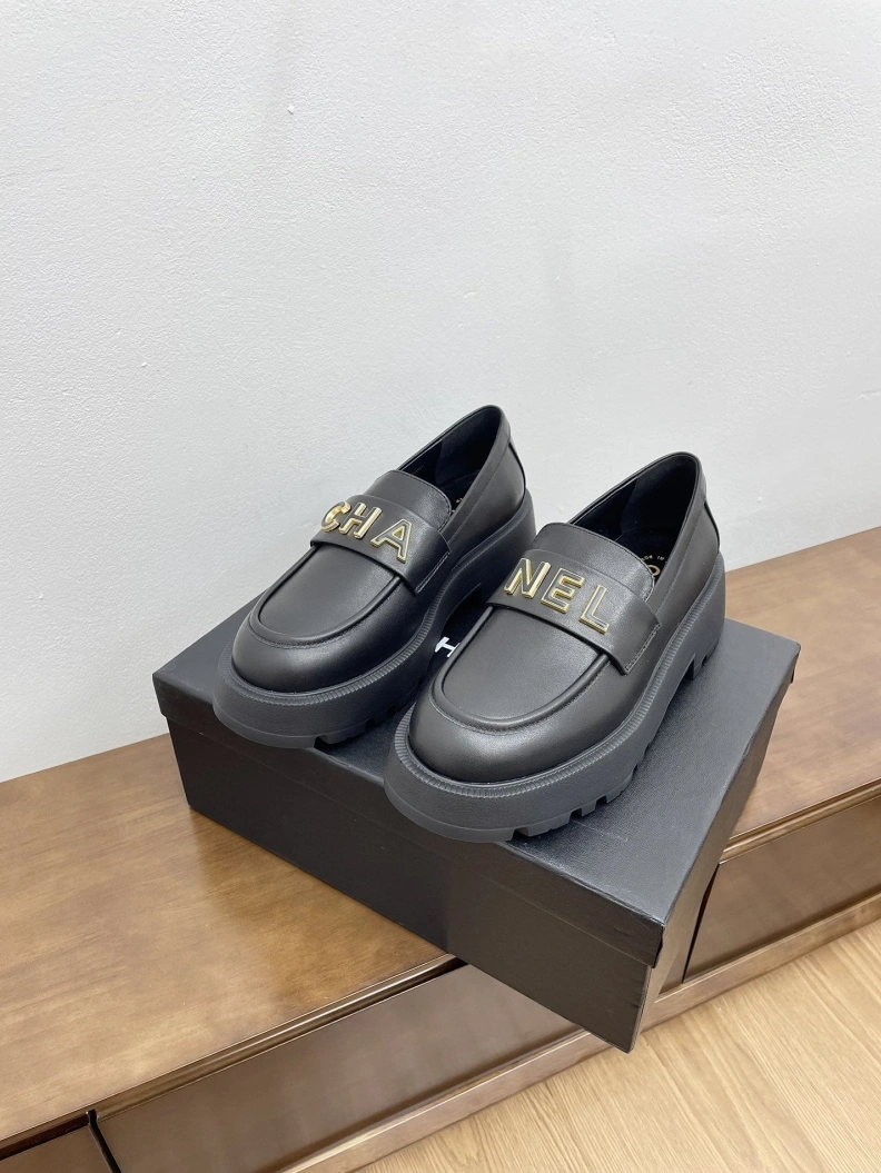 Fashionable Chxnxl Leather Shoes 120761