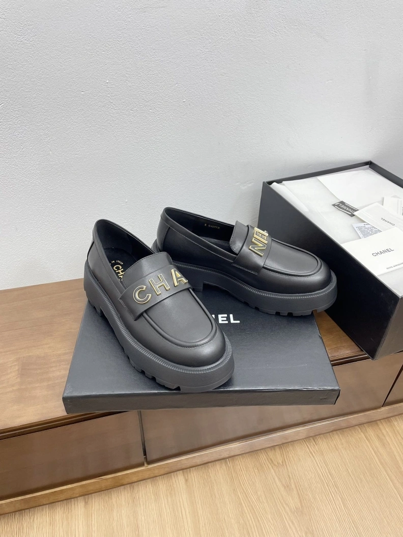 Fashionable Chxnxl Leather Shoes 120761
