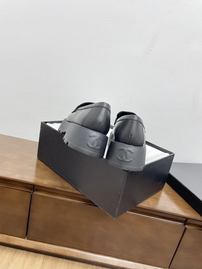 Fashionable Chxnxl Leather Shoes 120761