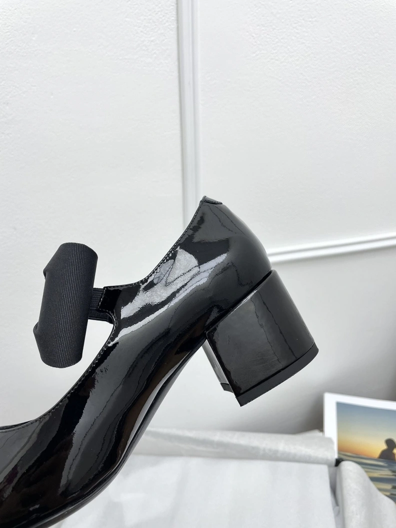 Modern Chxnxl High Heels 120815