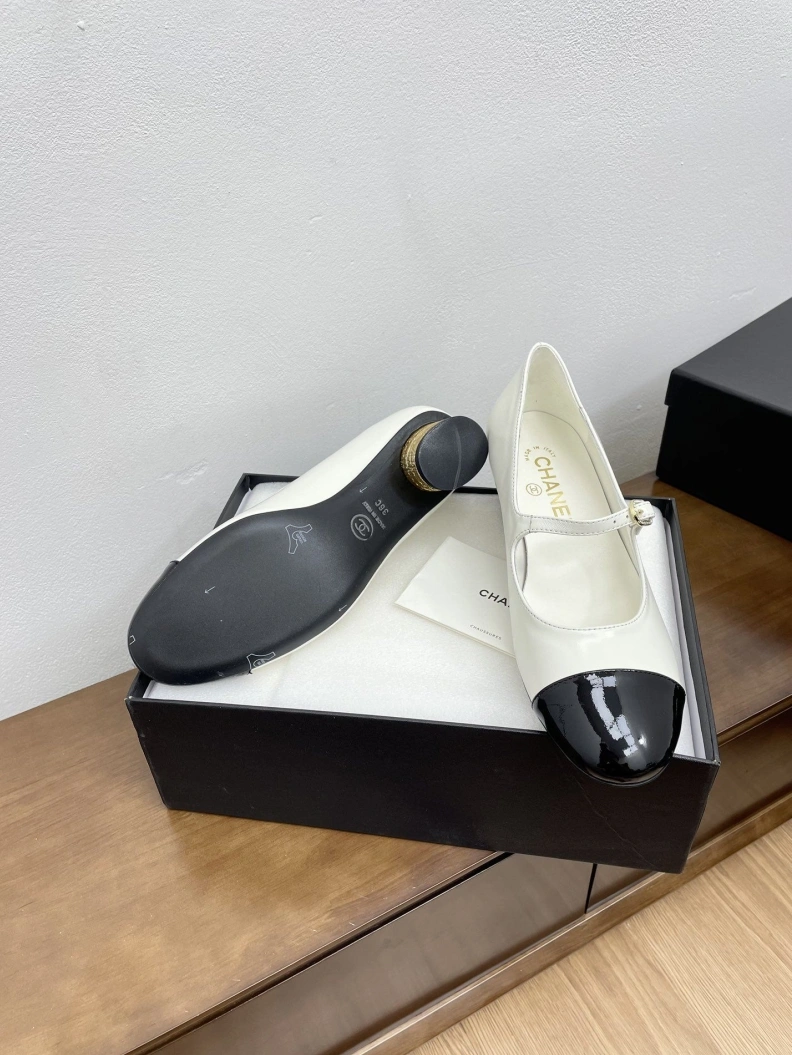 Bright Chxnxl Flat Shoes 121073