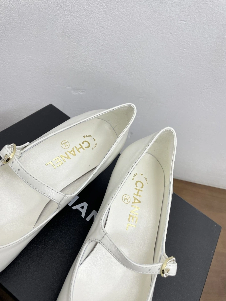 Bright Chxnxl Flat Shoes 121073