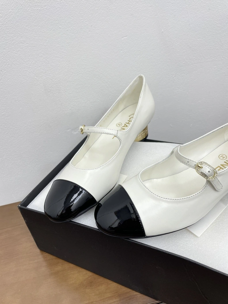 Bright Chxnxl Flat Shoes 121073