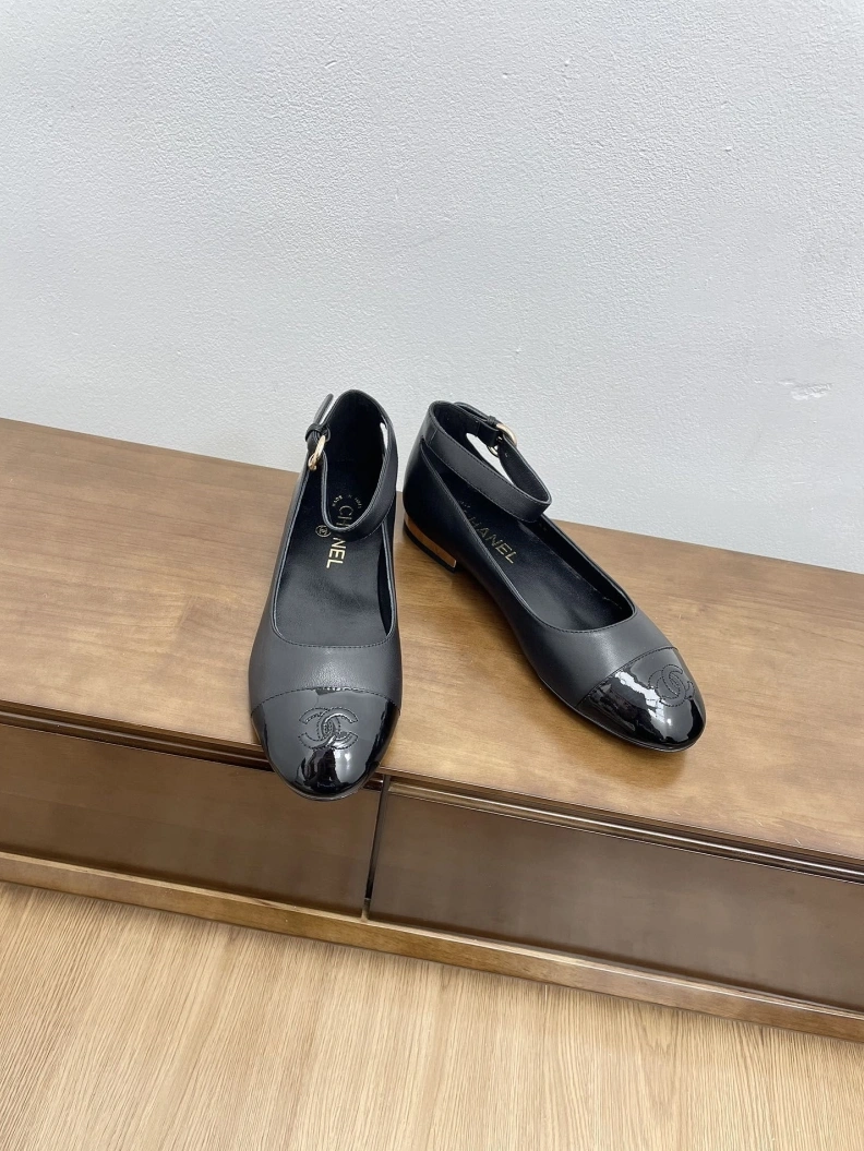 Refined Chxnxl Flat Shoes 121068