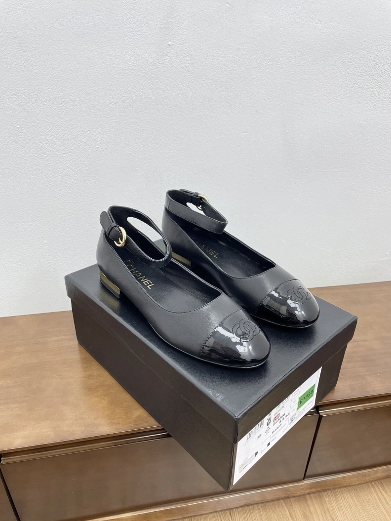 Refined Chxnxl Flat Shoes 121068