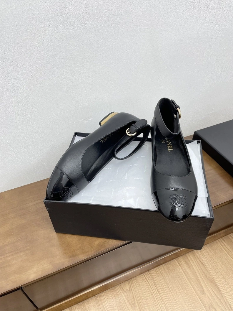 Refined Chxnxl Flat Shoes 121068