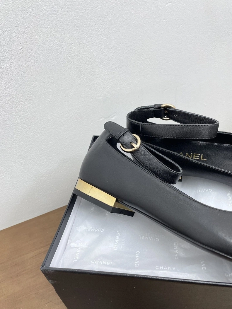 Refined Chxnxl Flat Shoes 121068
