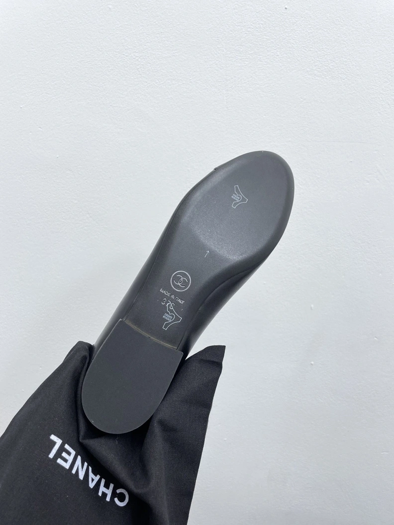 Refined Chxnxl Flat Shoes 121068
