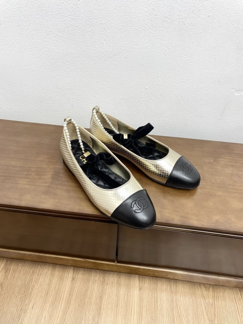 Refined Chxnxl Flat Shoes 121056