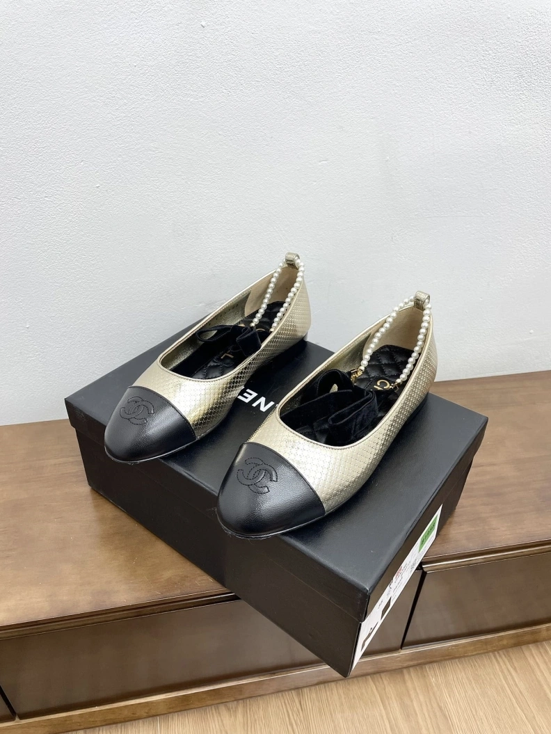 Refined Chxnxl Flat Shoes 121056